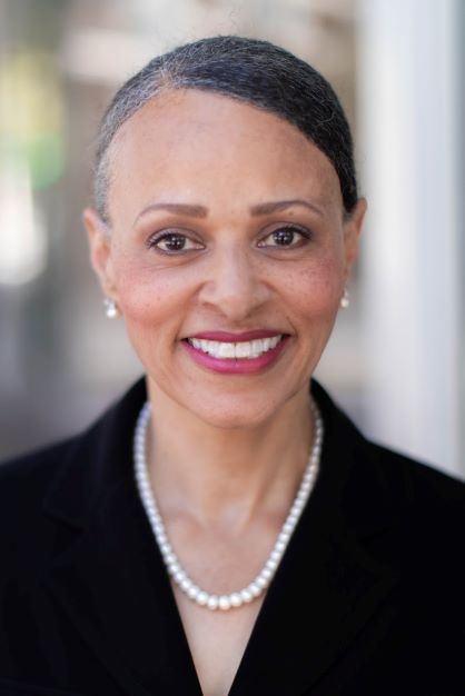 Janet Turner Headshot